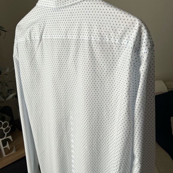 Tommy Hilfiger Men’s Aruba White W/Blue Design L/S Button Up 16.5, 34/35 NWT $75 - Picture 9 of 14